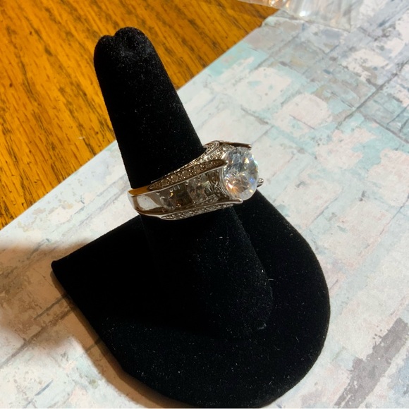 NWOT Solitaire Engagement Ring - Cubic Zirconias- 925 - Sz 6.75 - JTV - Picture 2 of 11